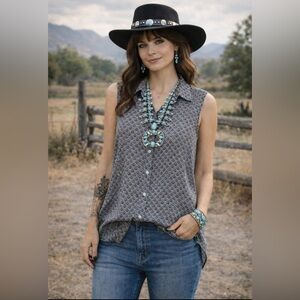 H&M Women's Sleeveless Button Down Top Wanderlust, Desert Boho, Rustic Size 8